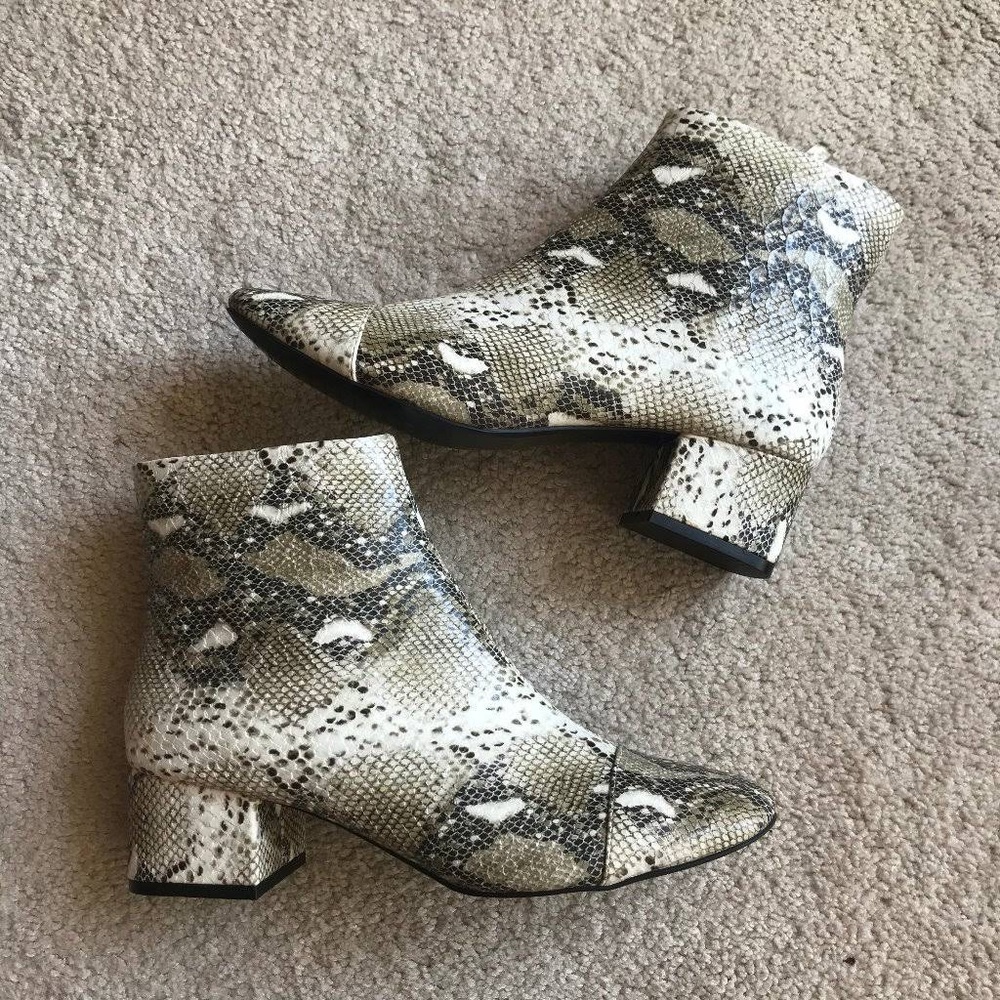 Zara Snakeskin Booties 9